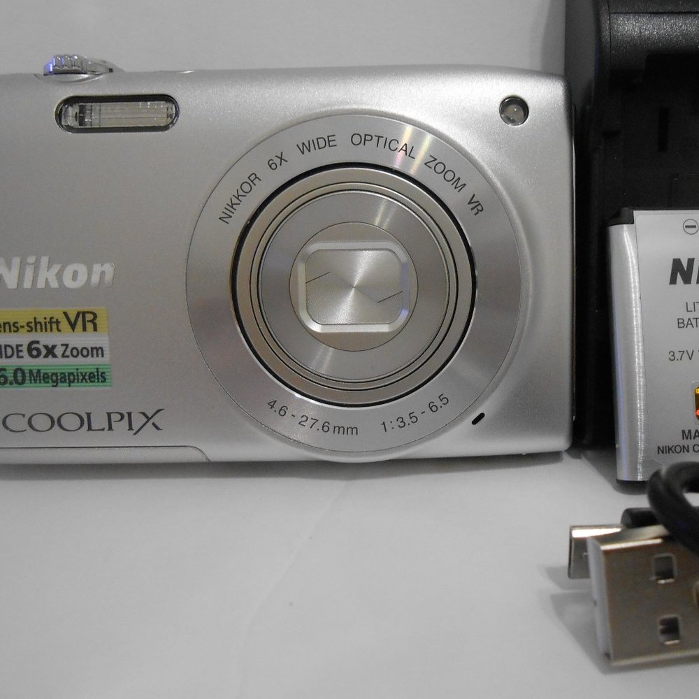 Nikon COOLPIX S3300 16 MP Digital Camera with 6x Zoom